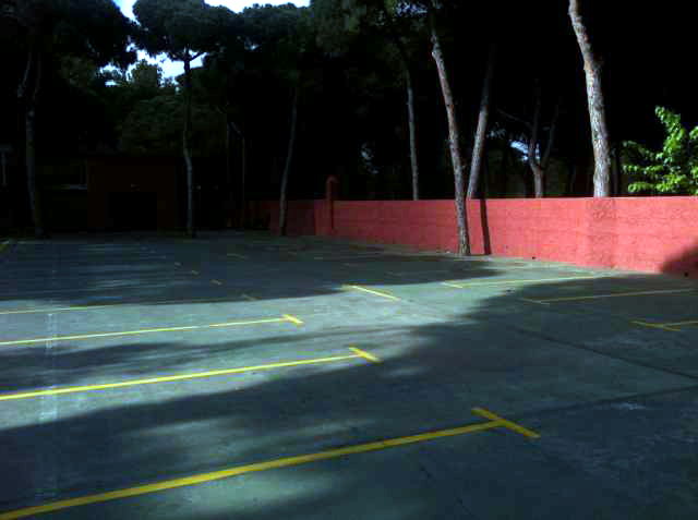 Imagen del parking de la discoteca 'Sala Marrakech' de Gav� Mar (2012)